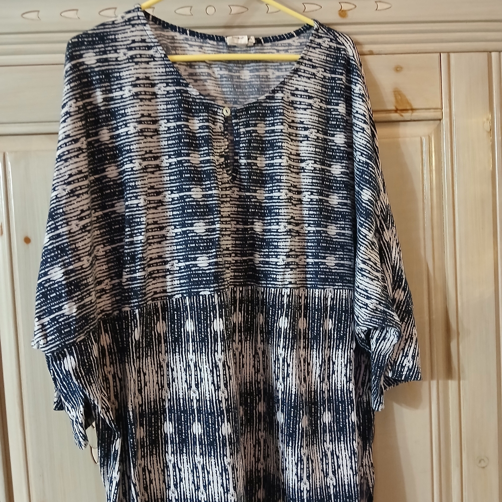 Suzanne Betro Navy and White Patterned Tunic